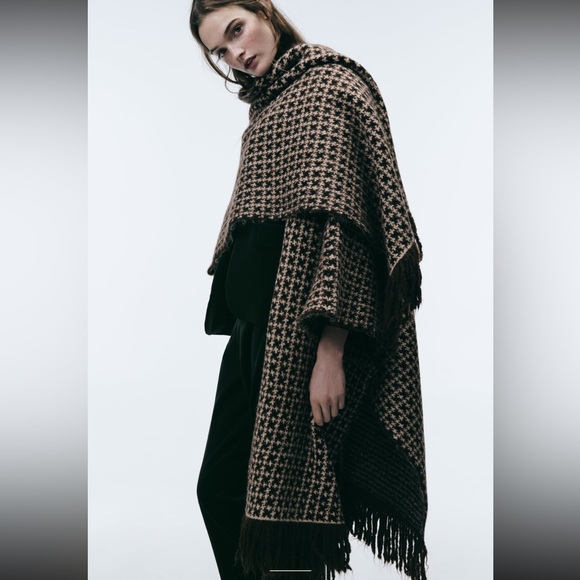 ZARA FRINGED KNIT JACQUARD CAPE - Picture 11 of 16